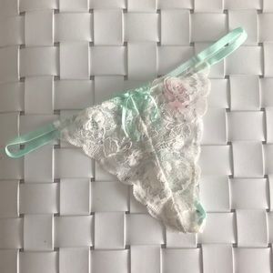 NWOT Victoria’s Secret Holiday Lingerie GString, S